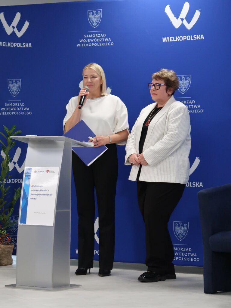 Zdjęcie przedstawia uczestników konferencji „Wielkopolskie Rozmowy o Klimacie”